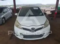 2012 Toyota YARIS фото