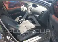 2012 Toyota YARIS фото