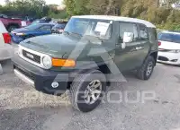 2012 Toyota FJ Cruiser фото