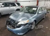 2012 Toyota AVALON фото