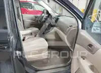 2012 KIA Sedona photo