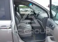 2012 KIA Sedona фото