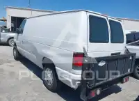 2012 Ford E-150 фото