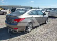 2012 Hyundai Accent photo