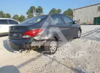 2012 Hyundai Accent photo