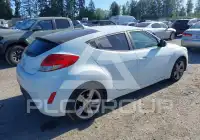 2012 Hyundai Veloster photo