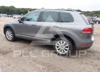 2012 Volkswagen Touareg photo