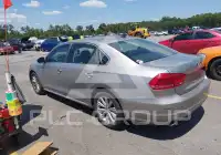 2012 Volkswagen Passat photo
