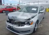 2012 Volkswagen Passat photo