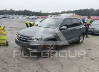 2012 Volkswagen Tiguan photo