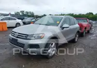 2012 Volkswagen Touareg photo
