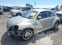 2012 Volkswagen BEETLE photo