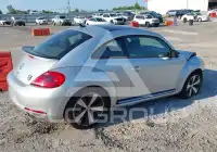 2012 Volkswagen BEETLE photo