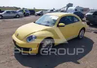 2012 Volkswagen BEETLE photo