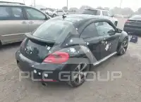 2012 Volkswagen BEETLE photo