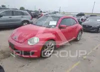 2012 Volkswagen BEETLE photo