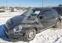 2012 Volkswagen BEETLE photo