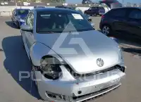2012 Volkswagen BEETLE photo