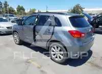 2013 Mitsubishi OUTLANDER фото