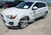 2013 Mitsubishi OUTLANDER фото