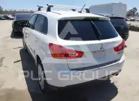 2013 Mitsubishi OUTLANDER photo