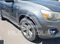2013 Mitsubishi OUTLANDER photo