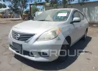 2013 Nissan VERSA photo