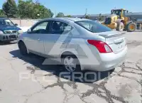 2013 Nissan VERSA photo
