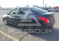 2013 Nissan VERSA photo