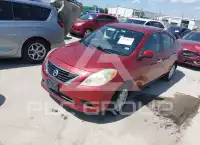 2013 Nissan VERSA photo