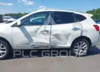 2013 Nissan ROGUE photo
