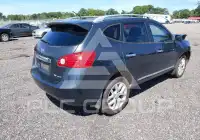 2013 Nissan ROGUE photo