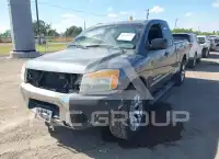 2013 Nissan TITAN photo