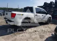 2013 Nissan TITAN фото