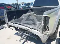 2013 Nissan FRONTIER фото