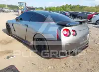 2013 Nissan GTR фото