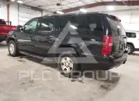 2013 Chevrolet Suburan photo