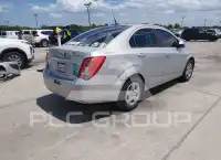 2013 Chevrolet Sonic фото