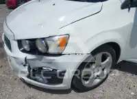 2013 Chevrolet Sonic фото