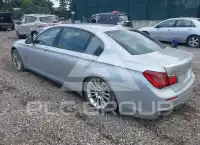 2013 BMW 740 фото