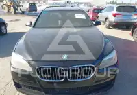 2013 BMW 750 фото