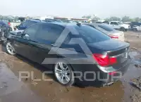 2013 BMW 750 photo
