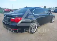 2013 BMW 750 photo