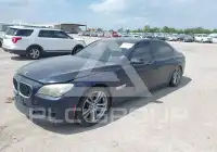 2013 BMW 750 фото