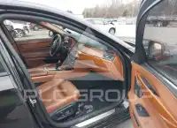 2013 BMW 750 фото