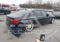 2013 BMW 750 фото
