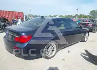 2013 BMW 750 фото