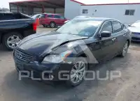 2013 Infinity M37 photo