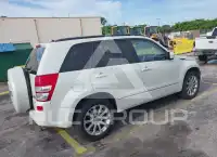 2013 Suzuki Grand Vitara photo