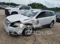2013 Subaru Outback photo
